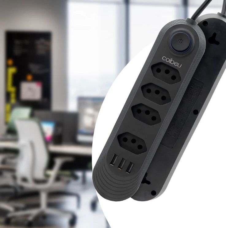 Extensão De 4 Tomadas com 3 usb e 2 Metros